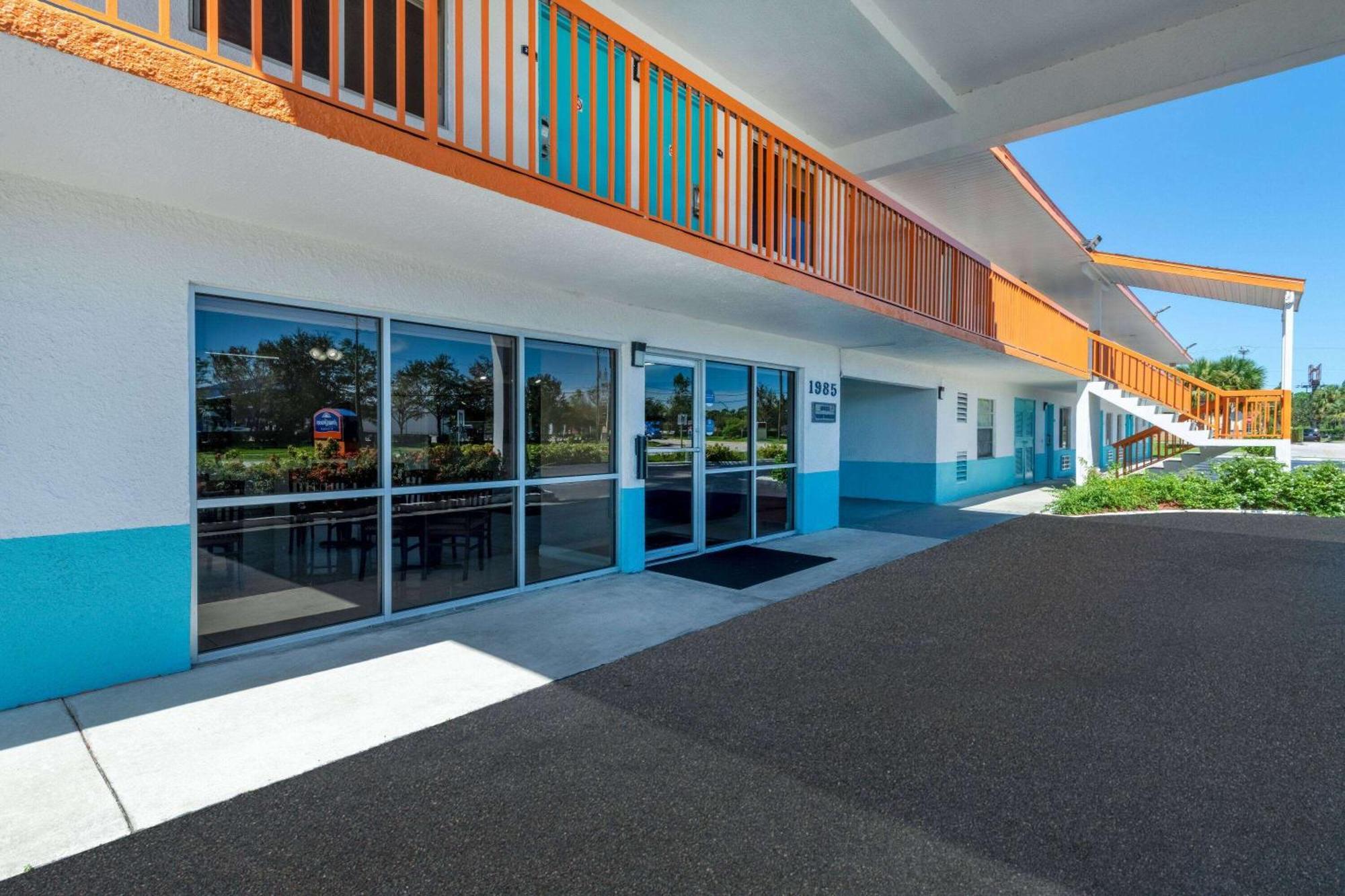 Howard Johnson By Wyndham Vero Beach/I-95 Екстериор снимка